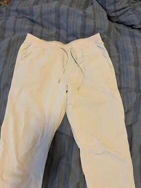 lululemon athletica Men's Cream Drawstring Joggers